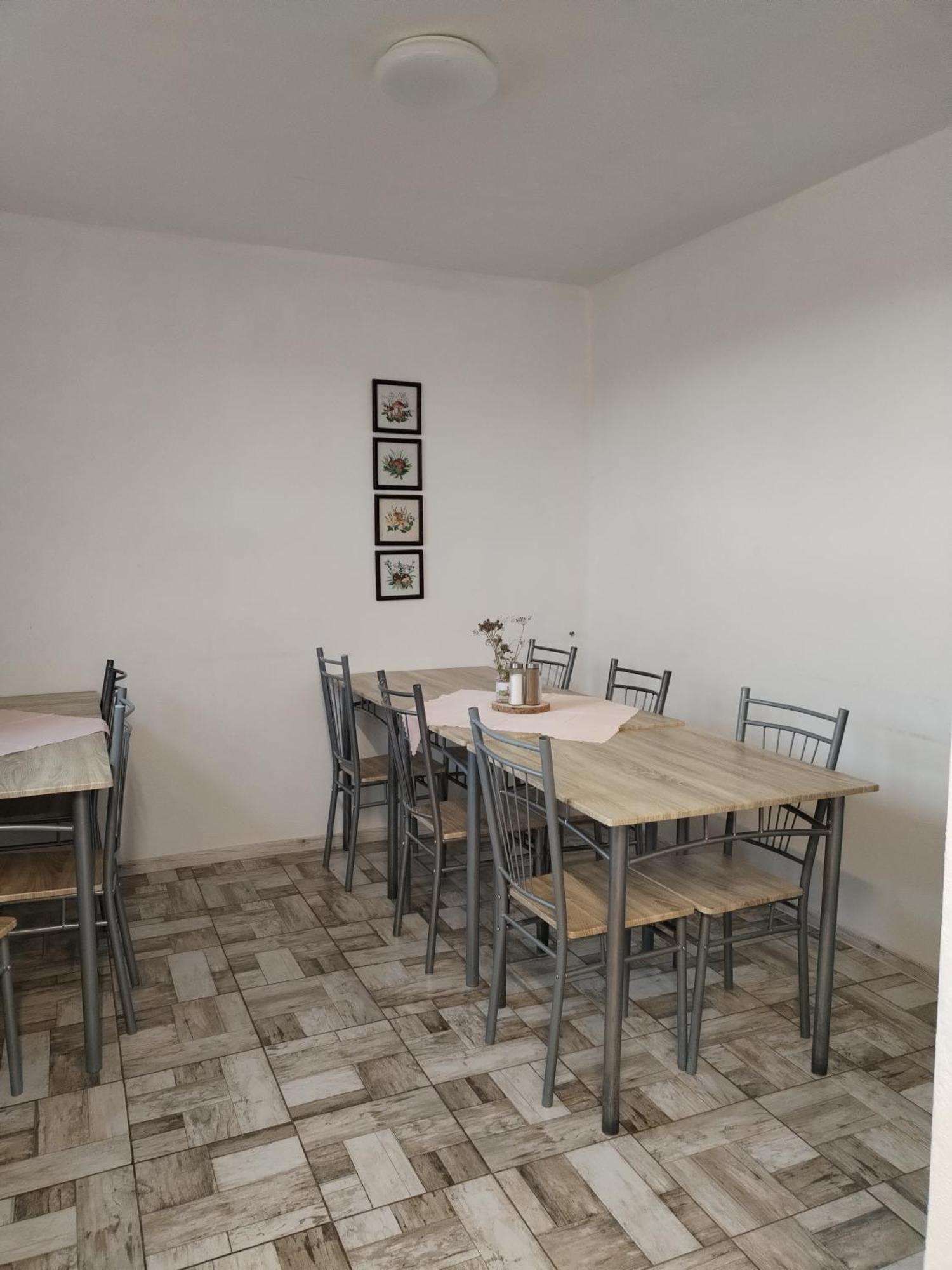 Turistická ubytovňa Spišské Tomášovce Exterior foto